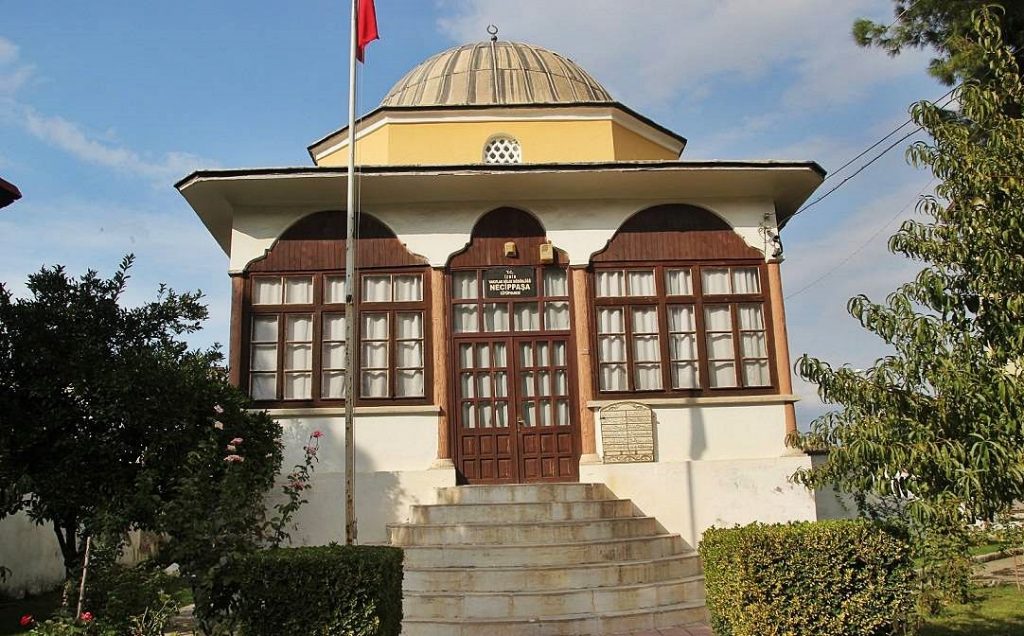 Necip Paşa Kütüphanesi