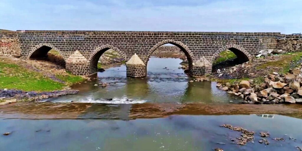 Dilaver Köprüsü