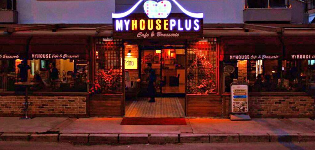 Myhouse Cafe