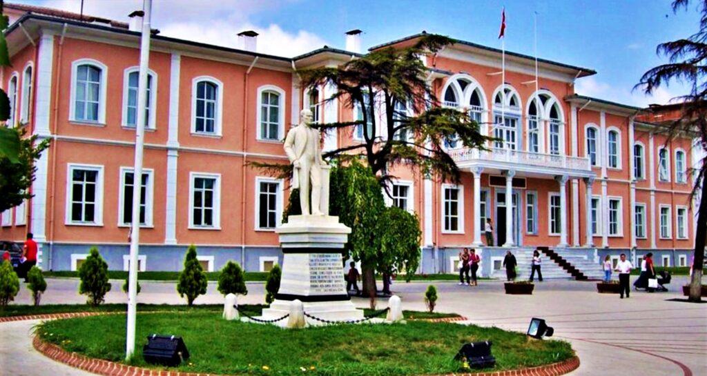 Süleymanpaşa Atatürk Heykeli