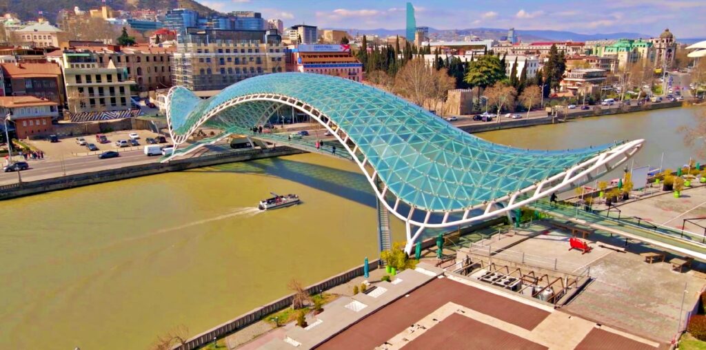 Tiflis Barış Köprüsü